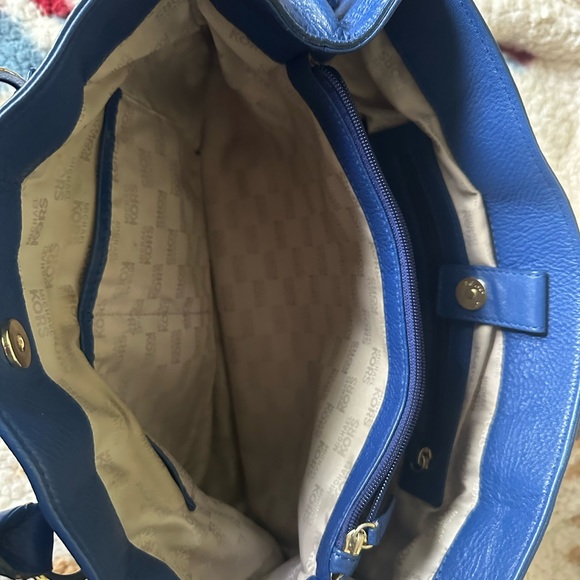 Michael Kors Purse - Picture 3 of 4